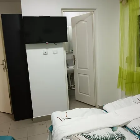 Sobe Paunovic * סוקו בניה